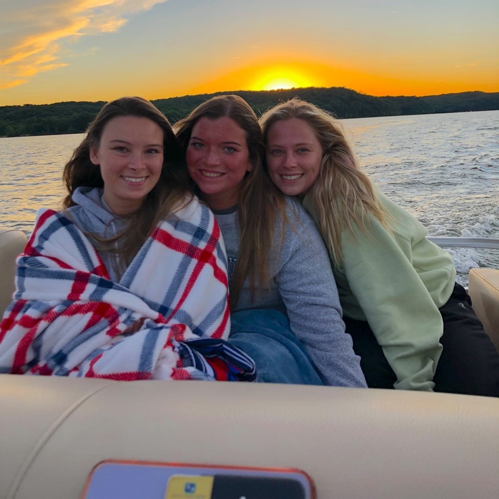 Meet your Posher, Kenzie